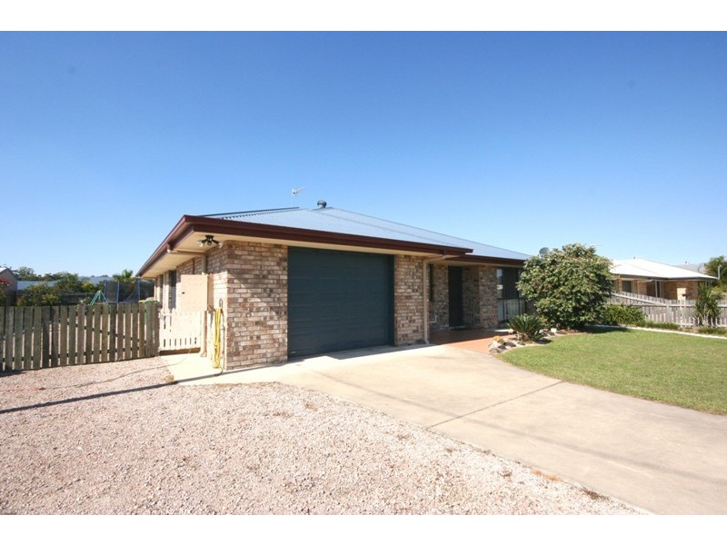 32 Canberra Ave, Cooloola Cove QLD 4580