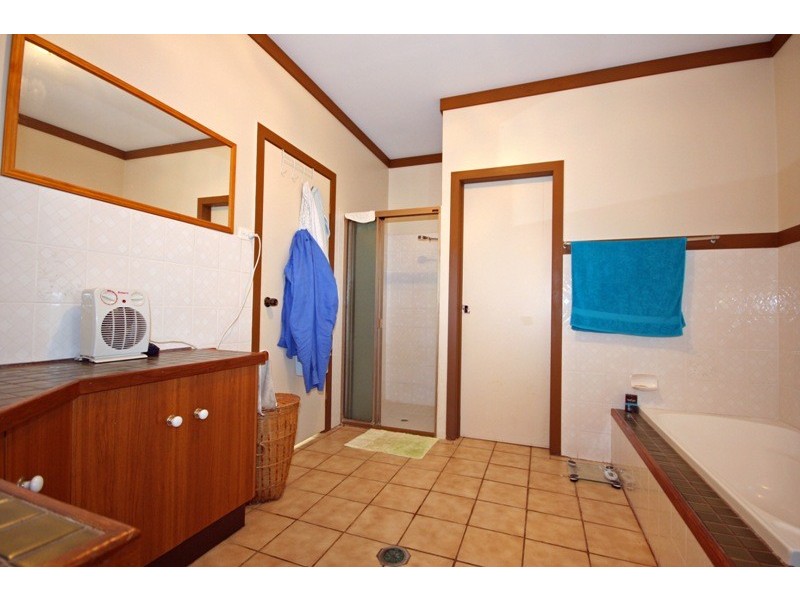 4 Tailor Street, Tin Can Bay QLD 4580