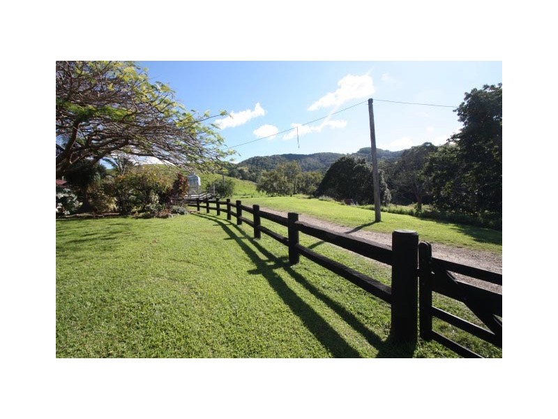 Pinbarren QLD 4568