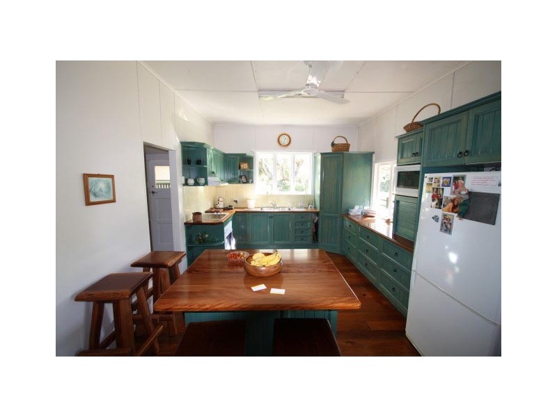 Pinbarren QLD 4568