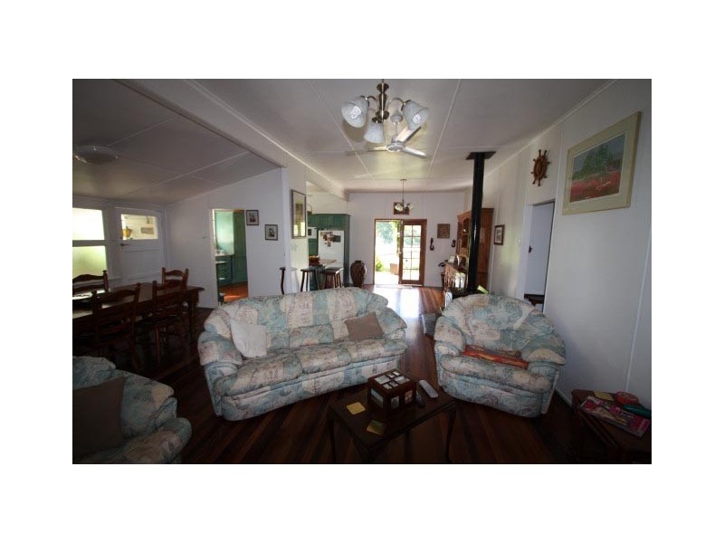 Pinbarren QLD 4568