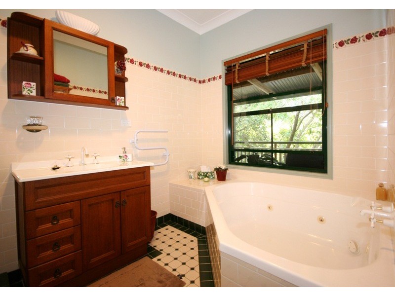 24 Queen Elizabeth Drive, Cooloola Cove QLD 4580