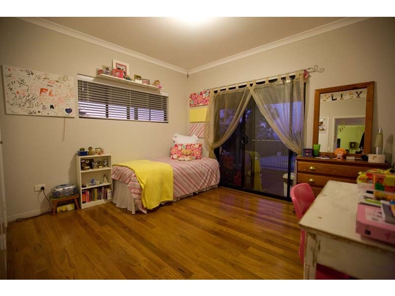 Long Flat QLD 4570