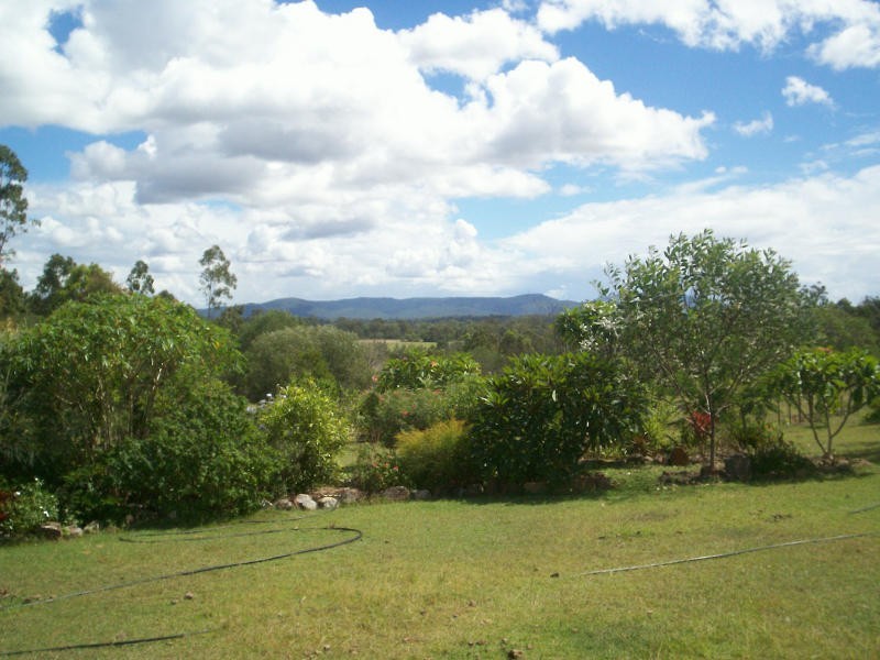 Paterson QLD 4570