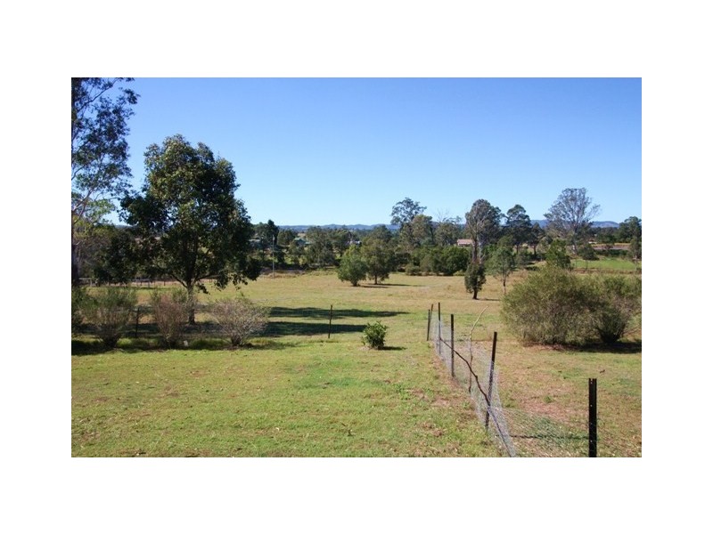 39 Griffin Road, Victory Heights QLD 4570