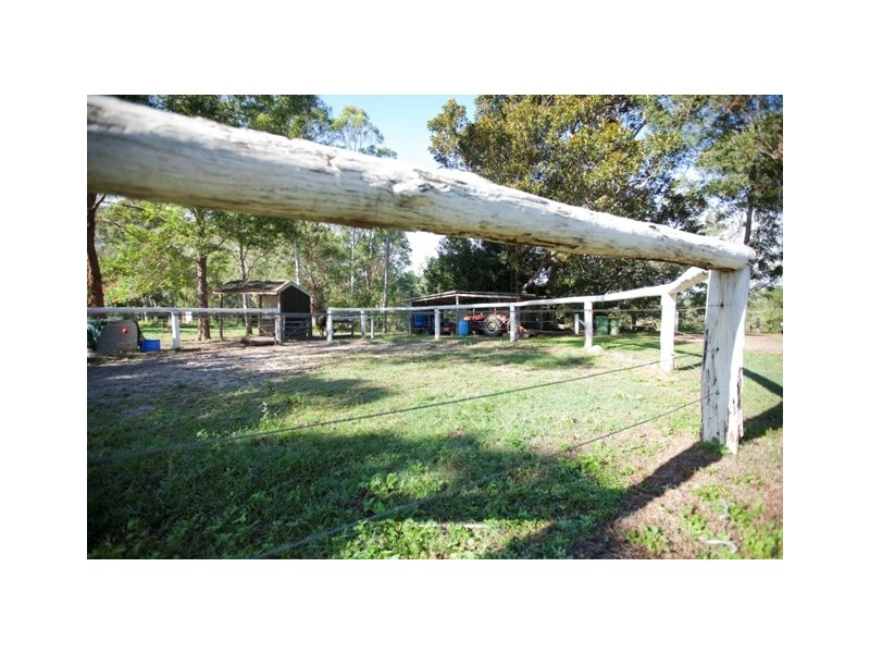 30 Mullins, Goomboorian QLD 4570