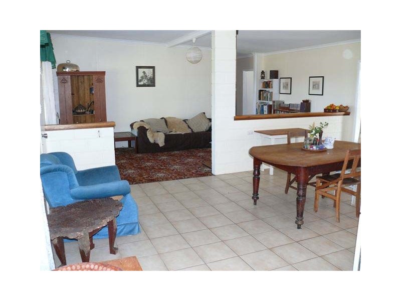 Goomboorian QLD 4570