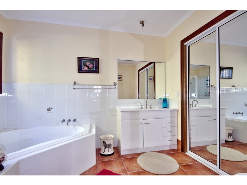 27 Fyshburn Drive, Cooloola Cove QLD 4580