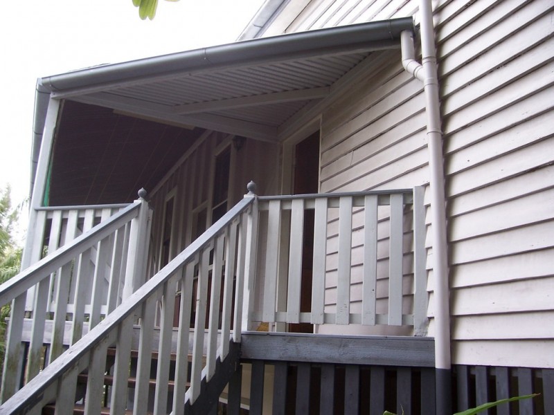2 short, Gympie QLD 4570