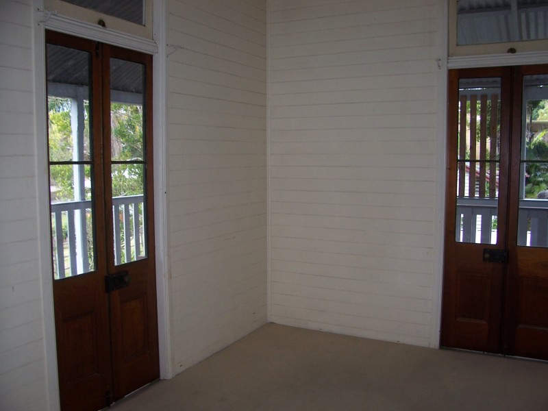 2 short, Gympie QLD 4570