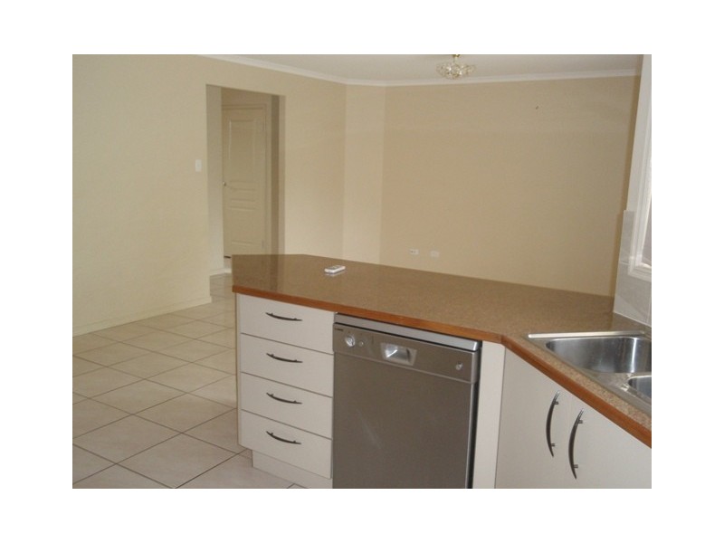 9 Petrie Court, Southside QLD 4570