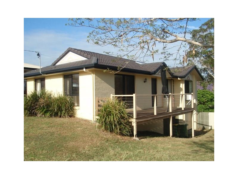 16 Browns Rd, Victory Heights QLD 4570