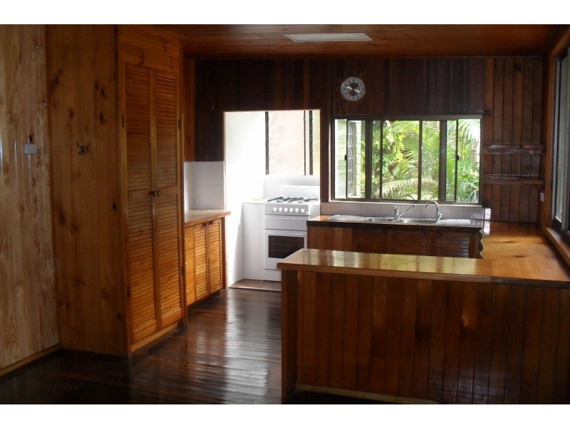 Canina QLD 4570