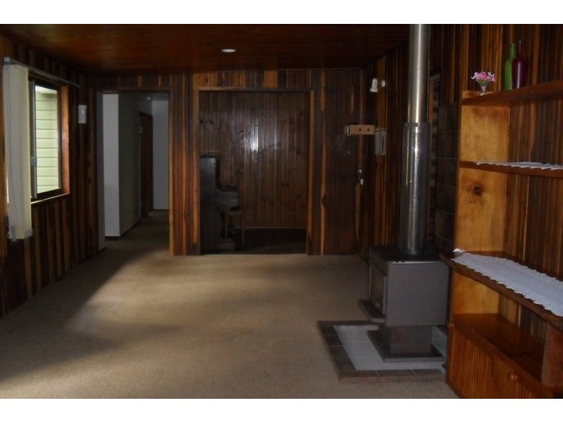 Canina QLD 4570