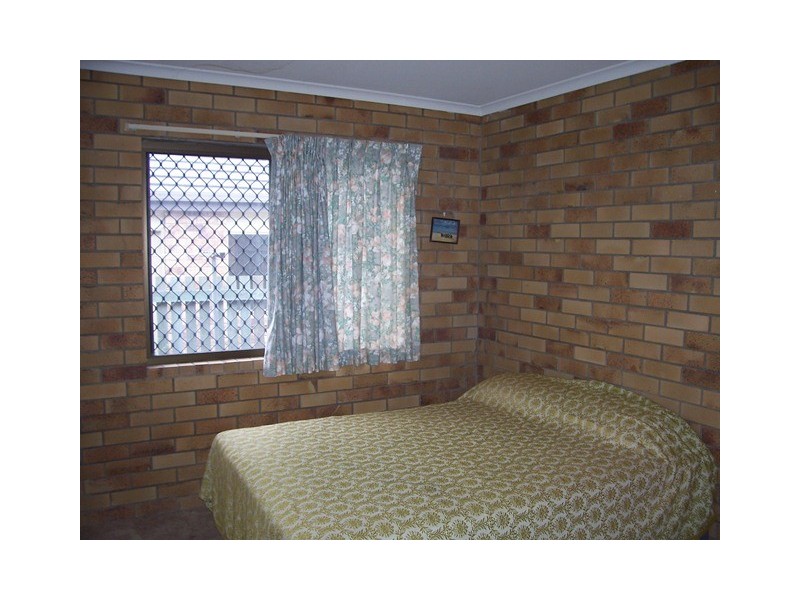 Unit 2, 4 Leonard Street, Southside QLD 4570