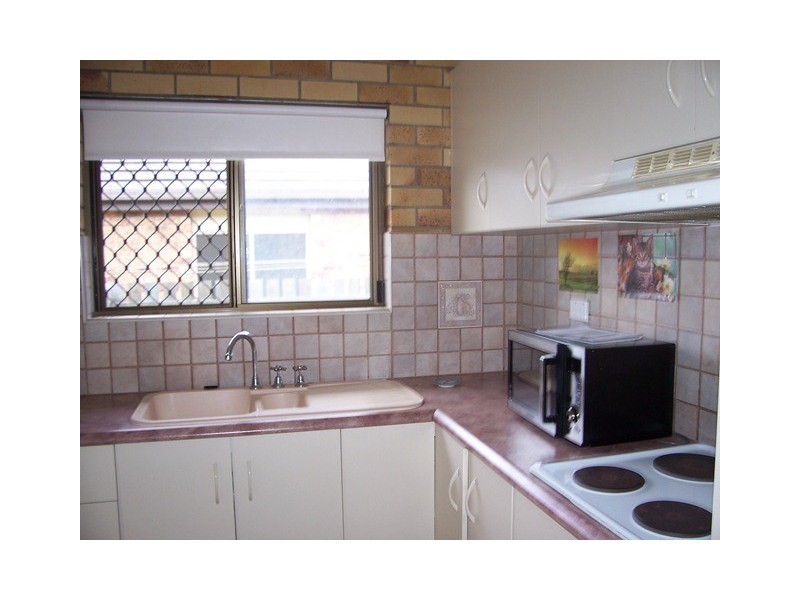 Unit 2, 4 Leonard Street, Southside QLD 4570