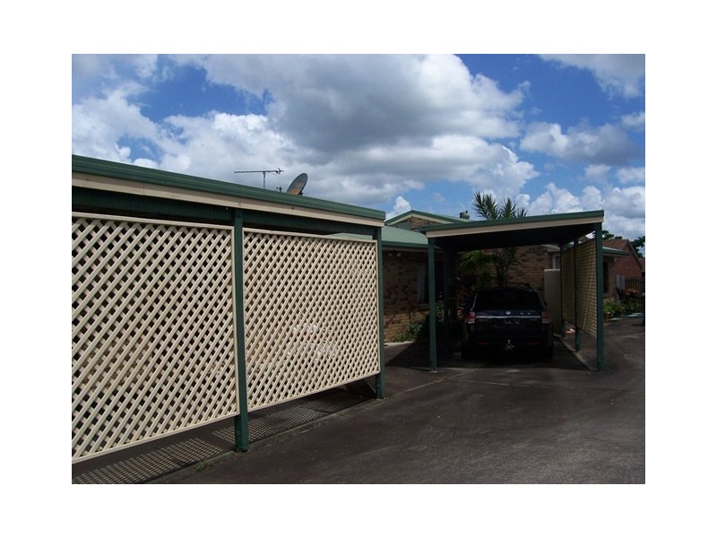 Unit 2, 4 Leonard Street, Southside QLD 4570