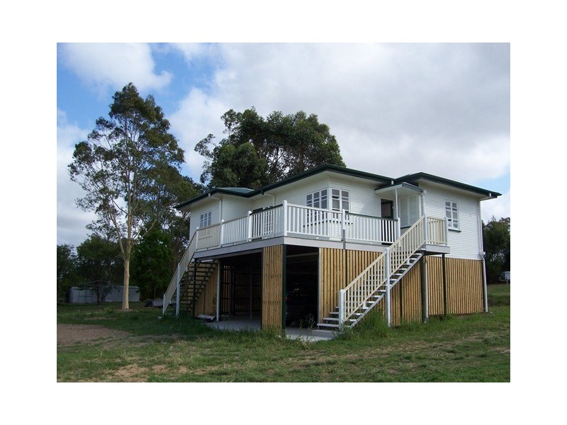 3 Perry La, Southside QLD 4570