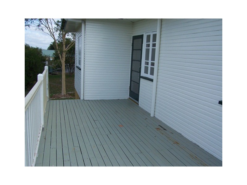 3 Perry La, Southside QLD 4570