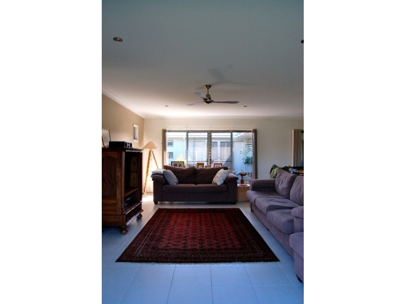 17 Premier Ave, Jones Hill QLD 4570