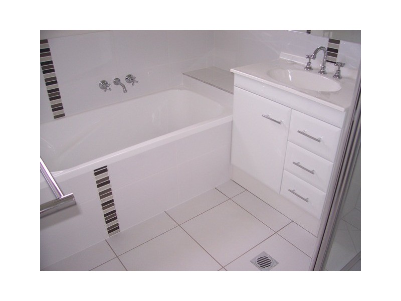 16  Majestic Place, Jones Hill QLD 4570