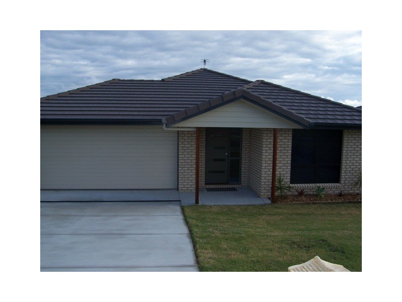 16  Majestic Place, Jones Hill QLD 4570