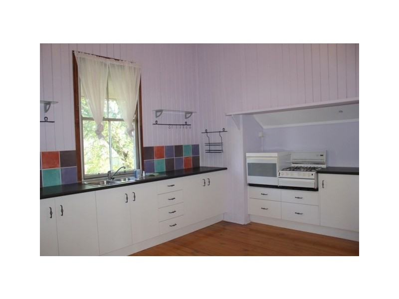 17 Chamberlain St, Woolooga QLD 4570