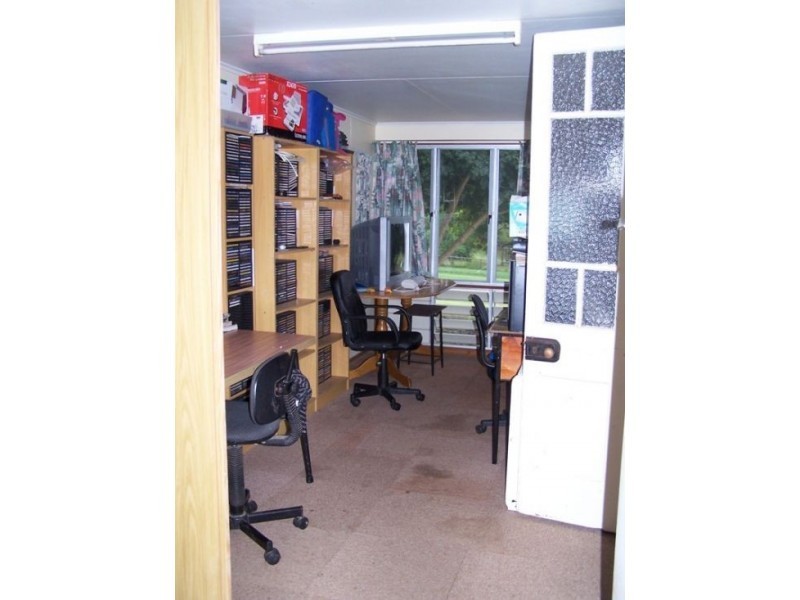 1 School Street, Kilkivan QLD 4600