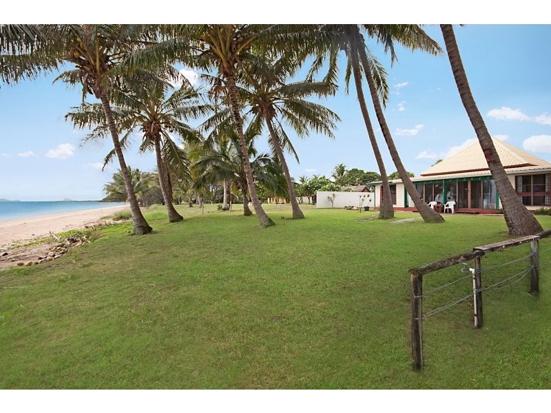 Saunders Beach QLD 4818