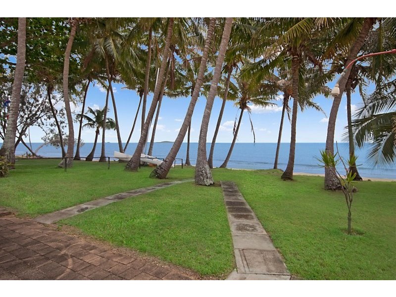 Saunders Beach QLD 4818