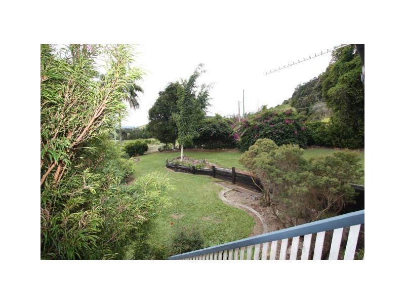 184 Robinson Road, Calico Creek QLD 4570