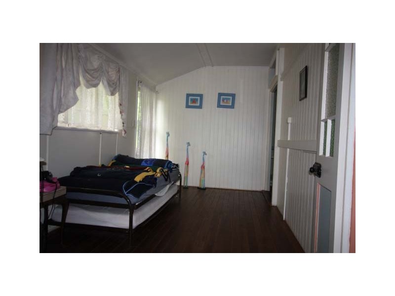 184 Robinson Road, Calico Creek QLD 4570