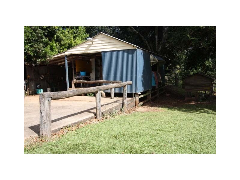 184 Robinson Road, Calico Creek QLD 4570