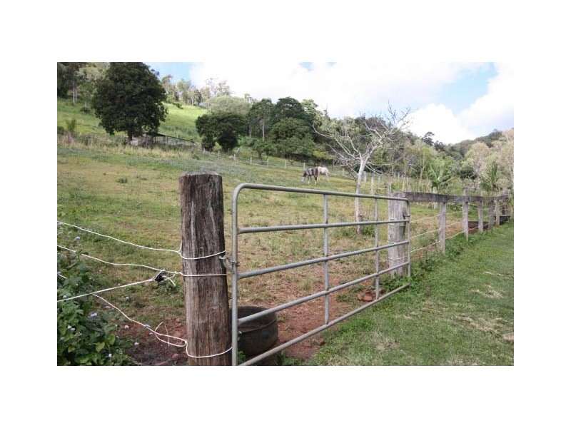 184 Robinson Road, Calico Creek QLD 4570