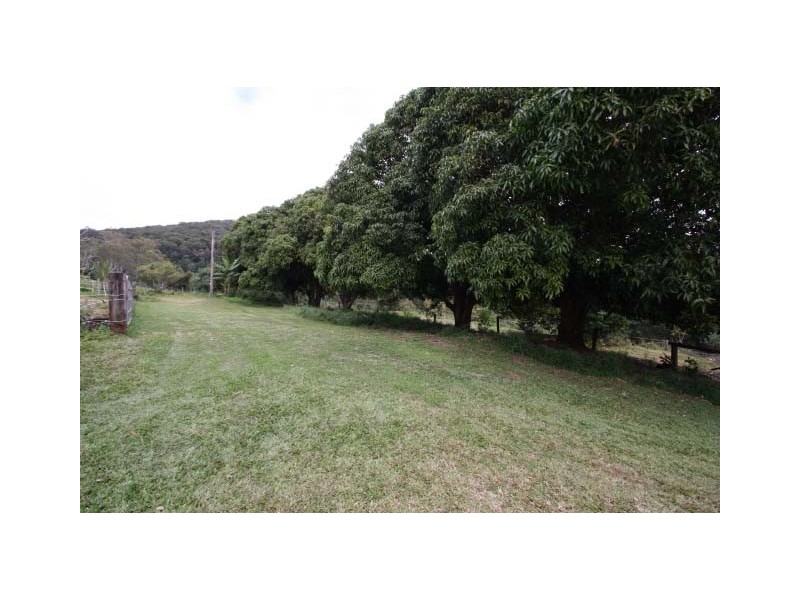 184 Robinson Road, Calico Creek QLD 4570