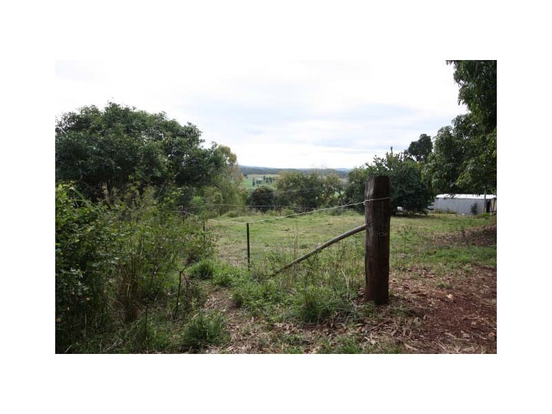 184 Robinson Road, Calico Creek QLD 4570