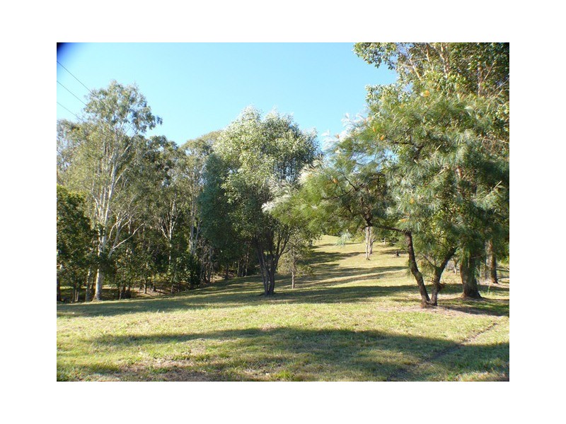 99 Sunshine Road, Wolvi QLD 4570
