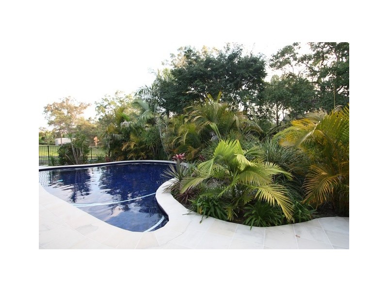 7 Topaz Court, Southside QLD 4570