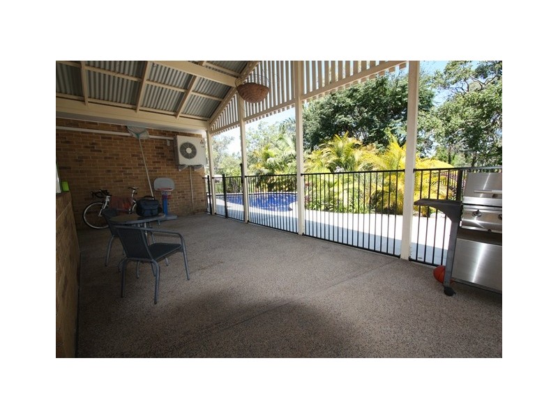 7 Topaz Court, Southside QLD 4570