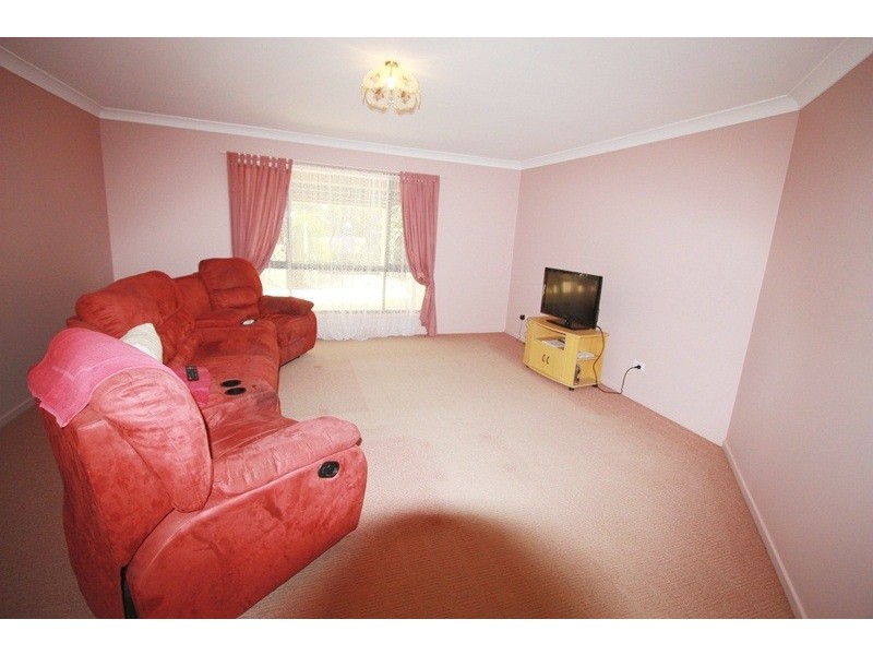 9 Castlereagh Court, Southside QLD 4570