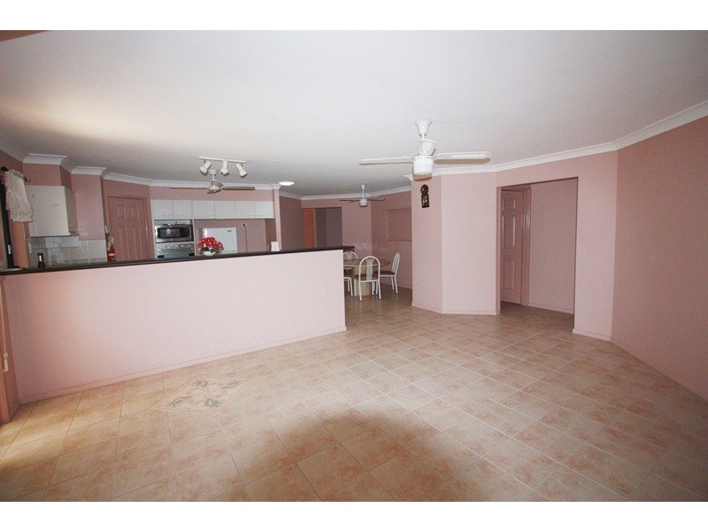 9 Castlereagh Court, Southside QLD 4570