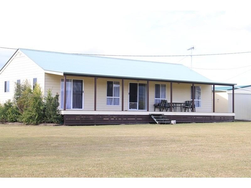 4 Tea Tree Court, The Palms QLD 4570
