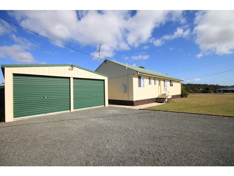 4 Tea Tree Court, The Palms QLD 4570