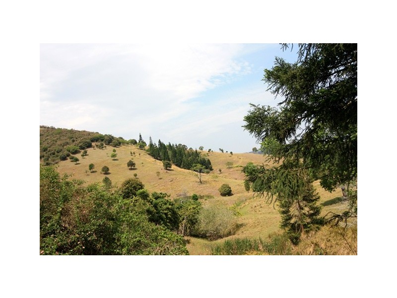 57 Hetherington Rd, Chatsworth QLD 4570