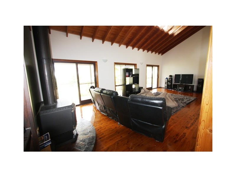 57 Hetherington Rd, Chatsworth QLD 4570