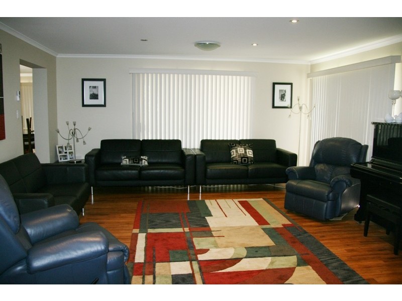 11 Directors Circuit, Jones Hill QLD 4570
