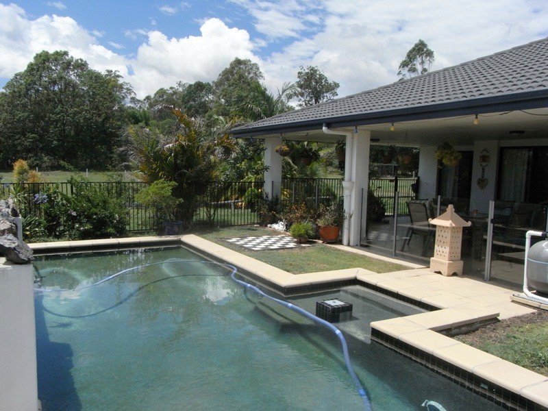 99 Deans Road, The Palms QLD 4570