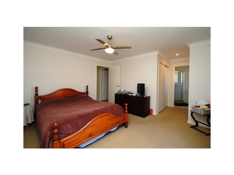 25 Federation Court, Southside QLD 4570
