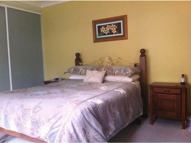 5 Farmborough Court, Southside QLD 4570