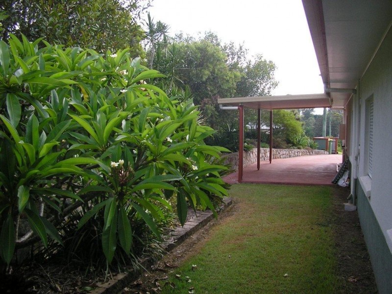 5 Farmborough Court, Southside QLD 4570